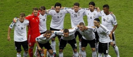 Euro 2012: Oamenii politici germani le-au cerut fotbalistilor sa interpreteze imnul national